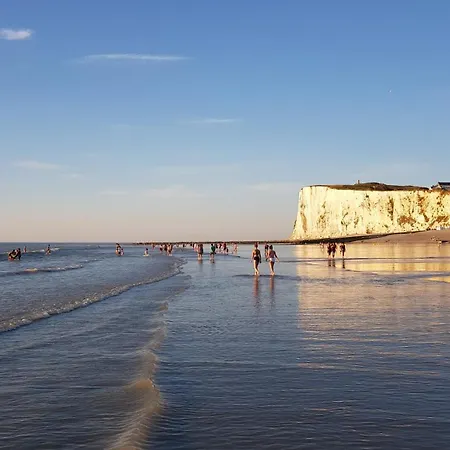 アパート 50m De La Plage, Apt. Dans La Francaise *
